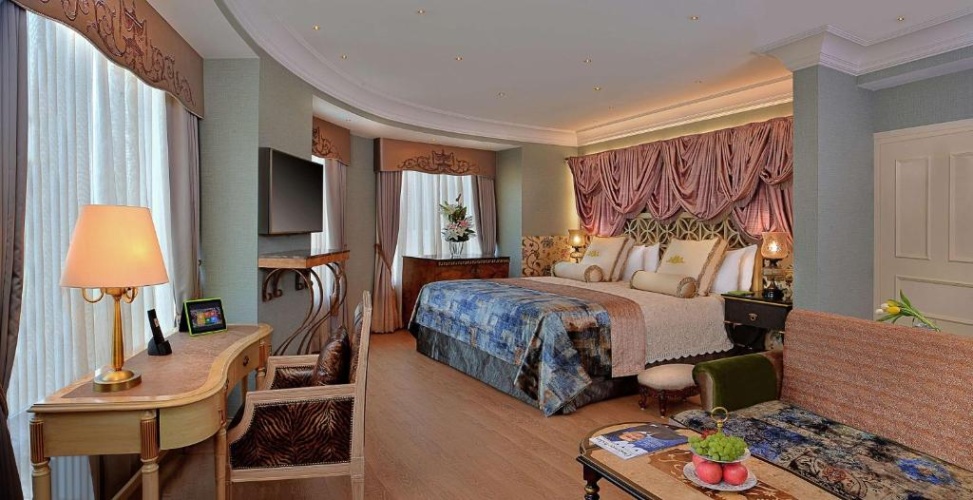 Crescent Double Suite