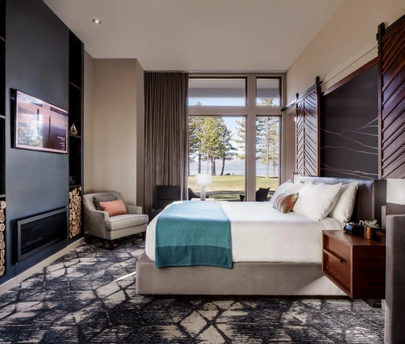 Edgewood Double Suite with lake view