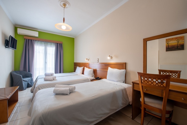 Triple room