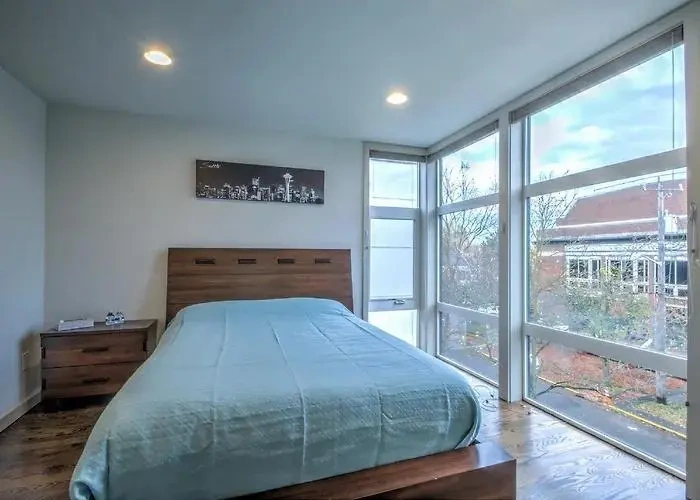 3 Bedrooms Luxury Townhome with mountain view