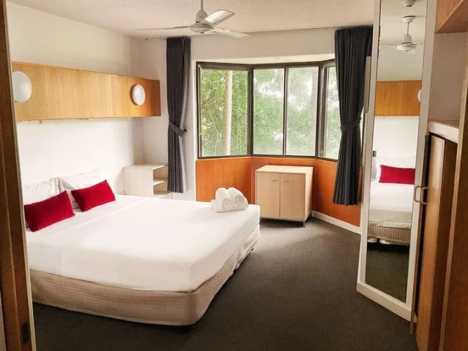 3 Bedrooms Apartment