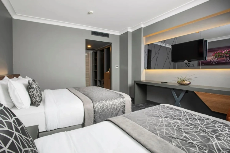 Deluxe Twin room with balcony