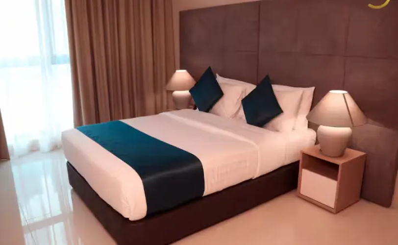 1 Bedroom Deluxe Suite