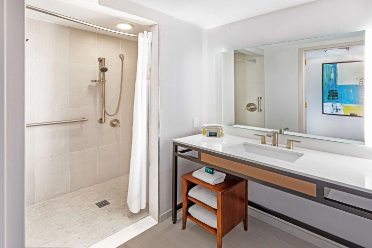 DoubleTree by Hilton Hotel Tulsa - Warren Place photo 35