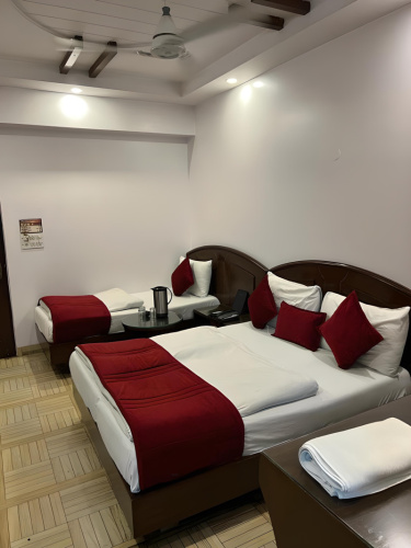 Standard Triple room