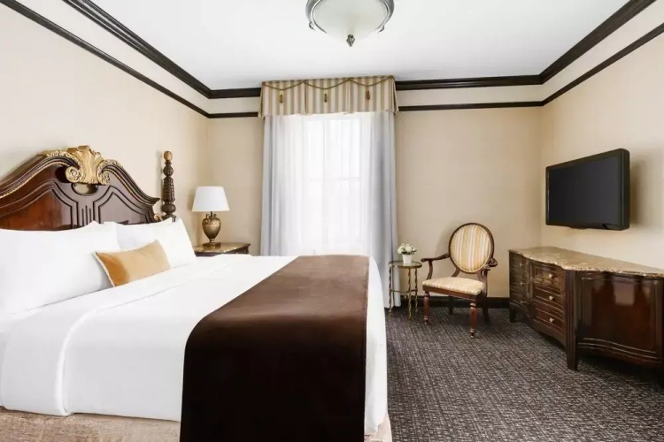 Deluxe Double Suite