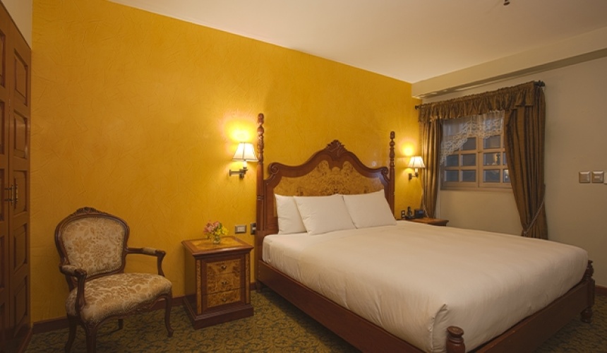 Classic Double room with Corridor View