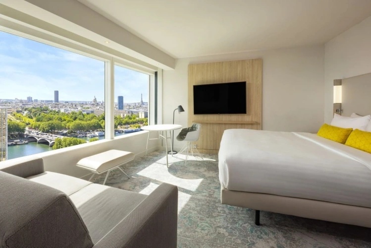 Family Guest Eiffel Tower View Double room
