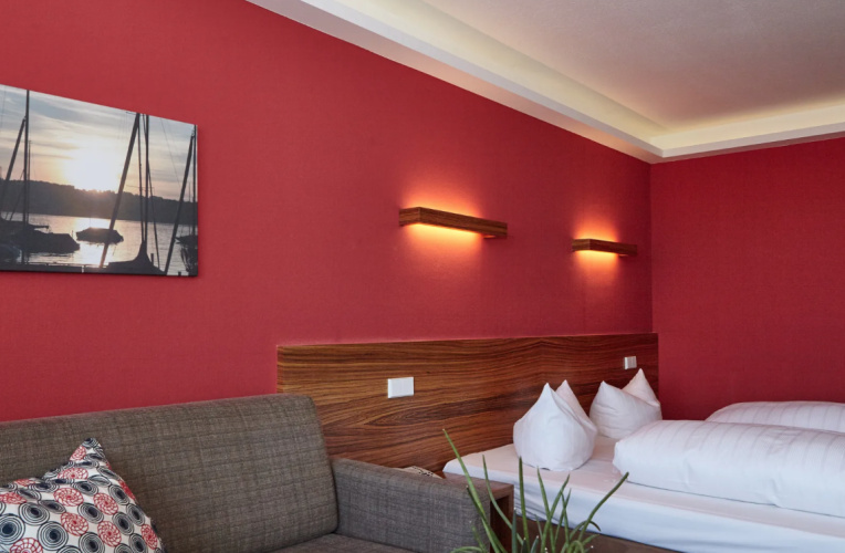 Standard room with lake view