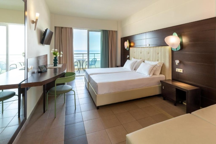Superior Twin room with sea view