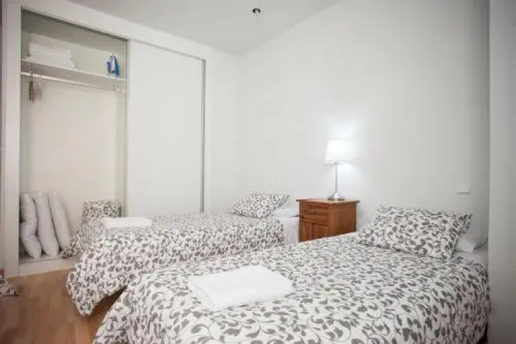 1 Bedroom Sextuple Apartment