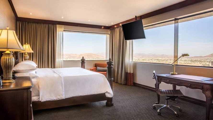 Presidential Double Club lounge access Suite