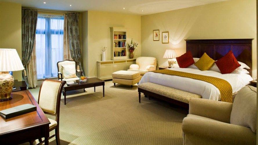 Luxurious Courtyard Double Suite