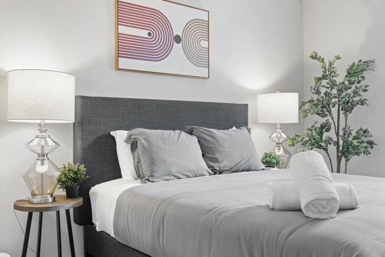 2 Bedrooms Apartment