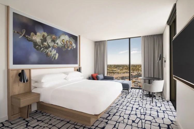 Corner Double room with urban view