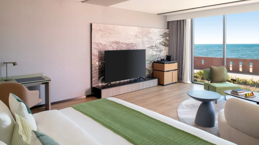 Double L'Azure Suite seafront