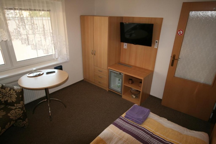 Standard Single room with courtyard view