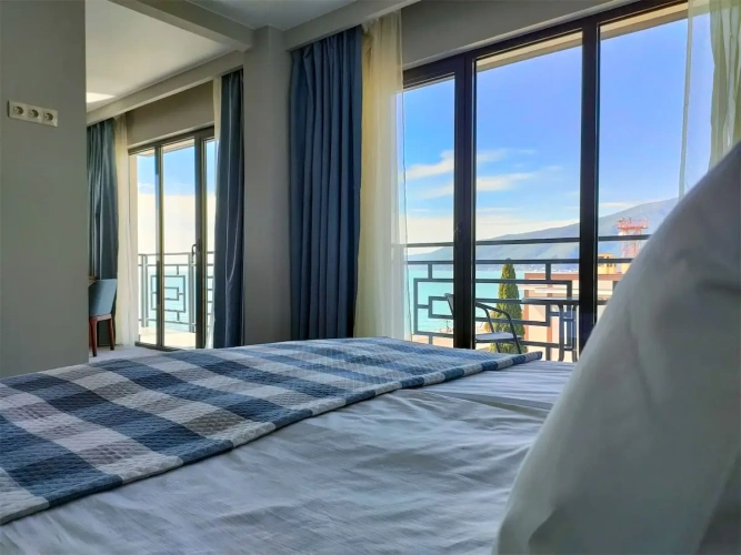 2 Bedrooms Deluxe Family room with balcony and with view