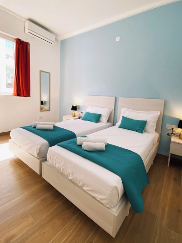 2 Bedrooms Apartment
