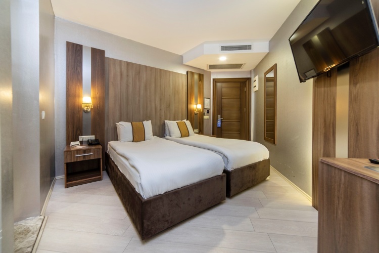 Corner room