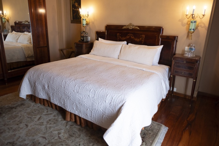 Andrés Double Suite