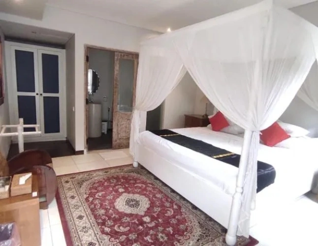Standard Double Suite