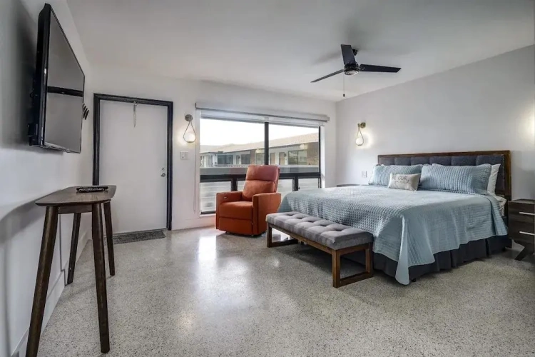 Deluxe with Kitchen Double Studio Suite