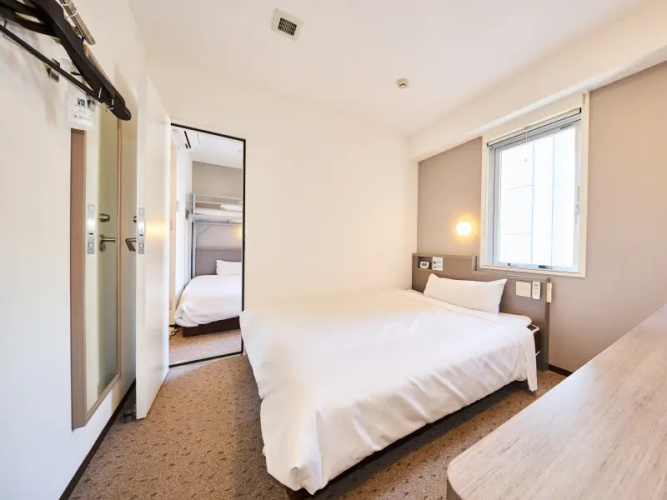Connecting room