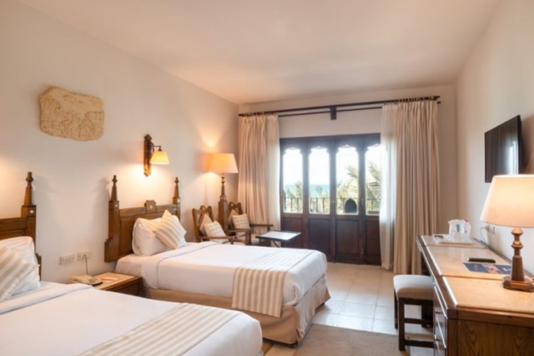 Most Popular Twin room with pool/lagoon view