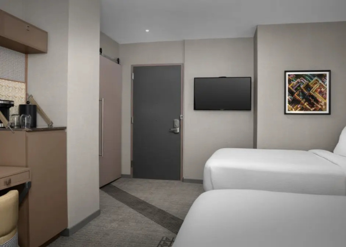 Accessible High Floor Twin Suite