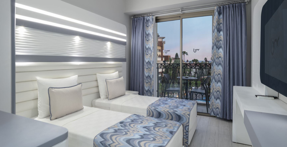 Deluxe Standard Twin room with sea view