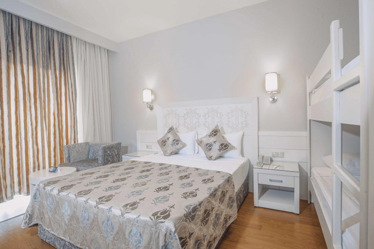 Family Quadruple room
