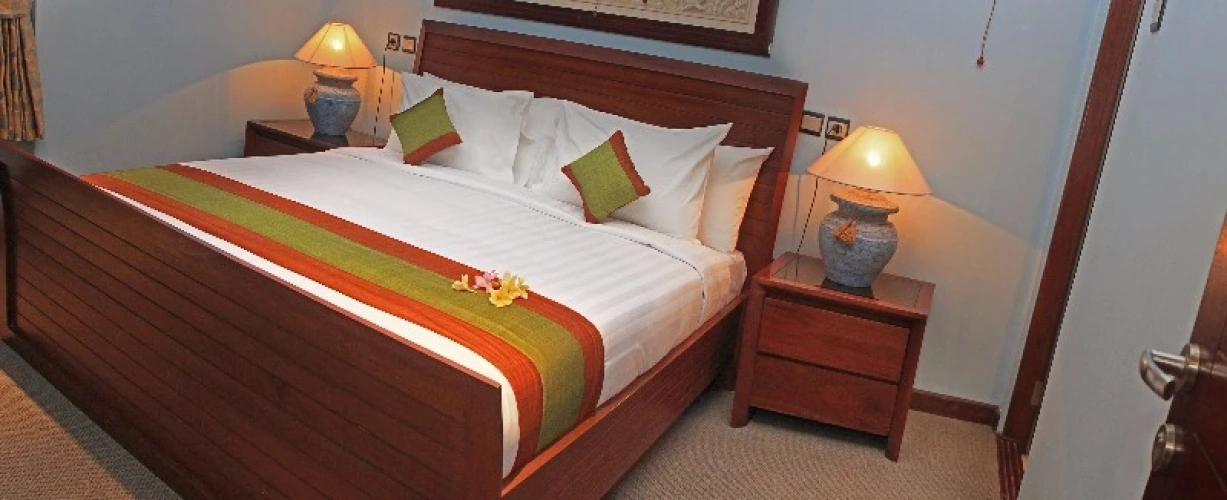 2 Bedrooms Quadruple Villa