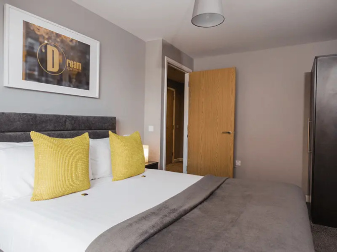 2 Bedrooms Apartment