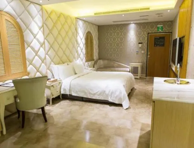 Diamond Double Suite