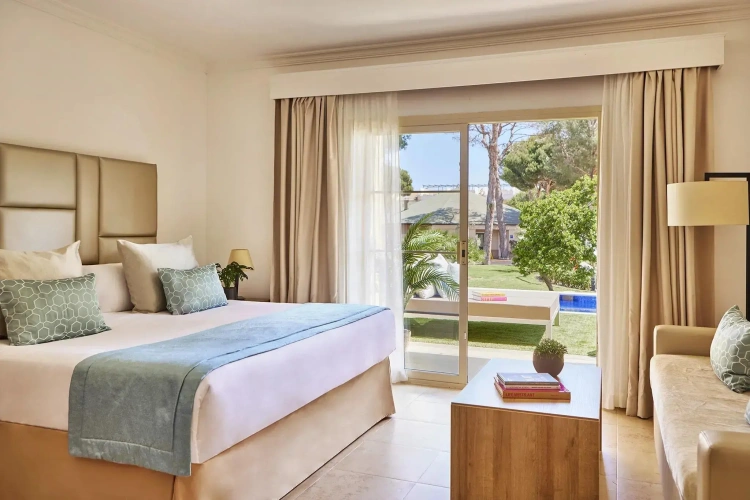 2 Bedrooms Connecting Suite