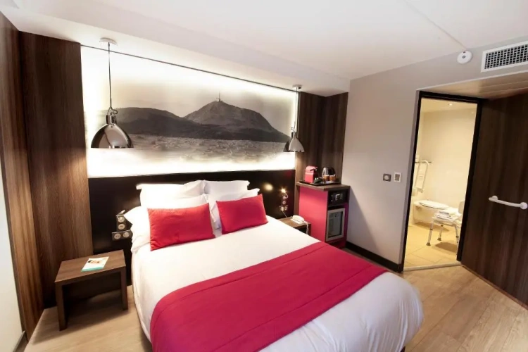 Privilege room