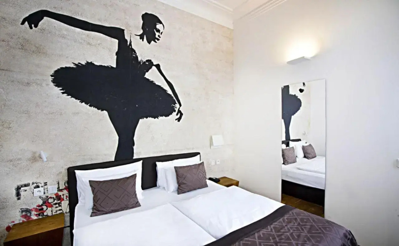 Golden Crown Hotel