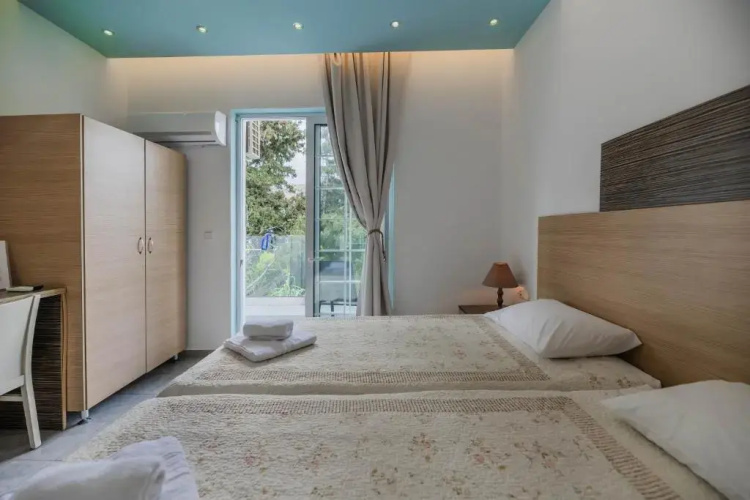 Delfini Beach Hotel