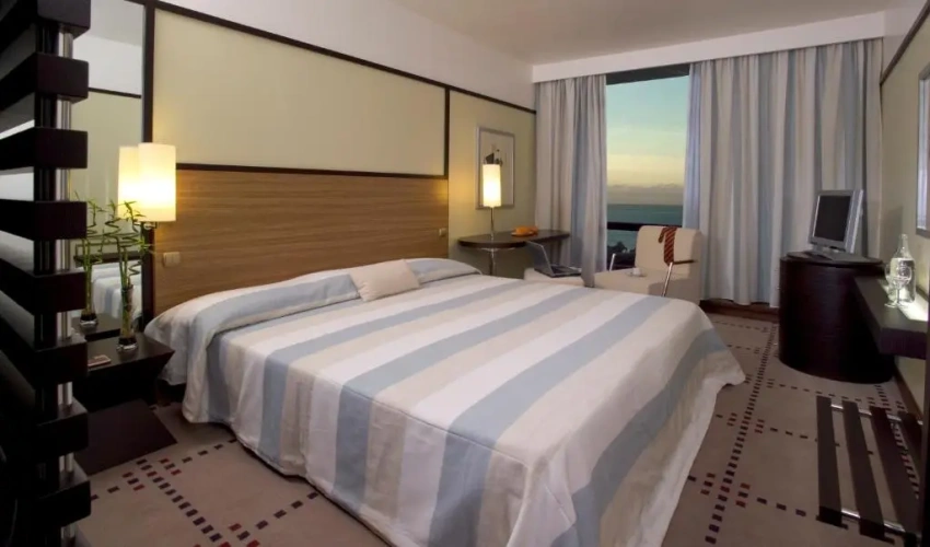 Twin Suite with inland view
