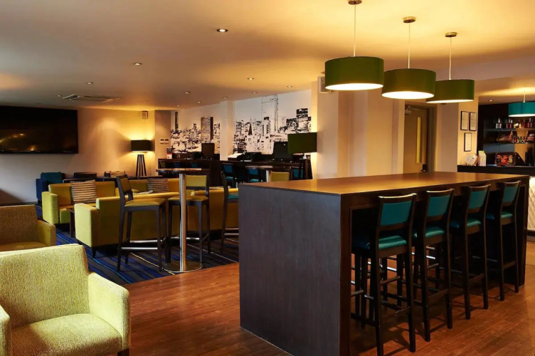 Holiday Inn Express Manchester Airport photo 23