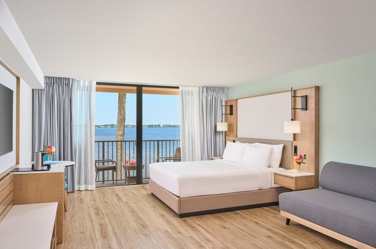 2 Bedrooms Suite Beach Walk-Out
