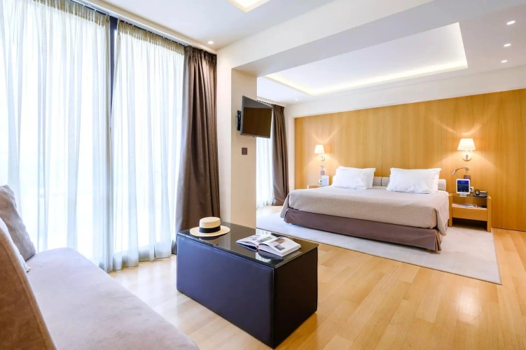 Deluxe Riviera Triple Suite