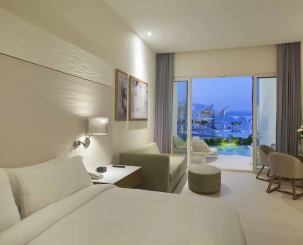 Swim Out Twin Junior Suite