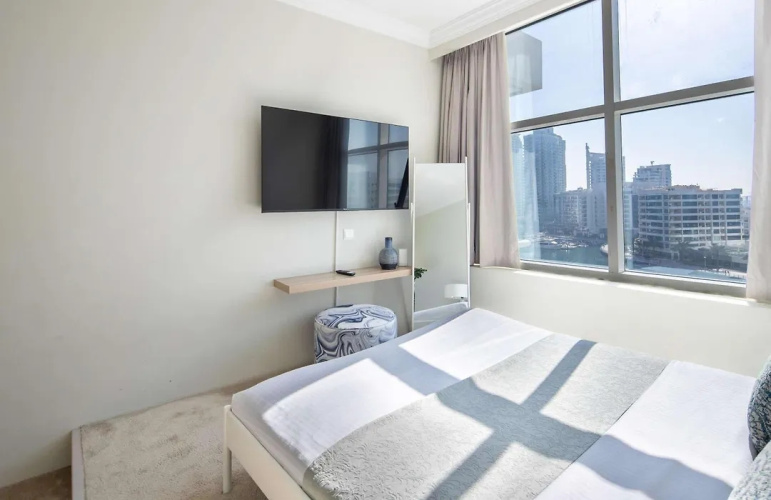 Frank Porter - Dorra Bay Apartment