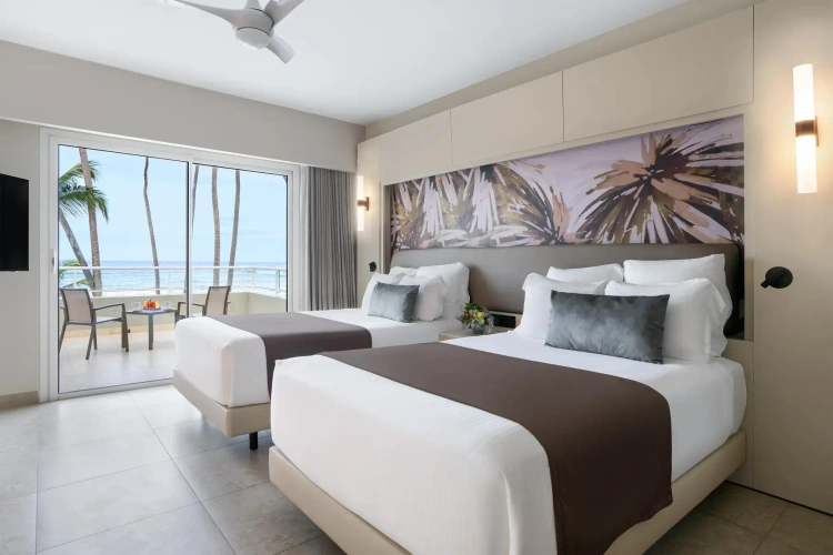 Master Xhale Double Club Suite oceanfront