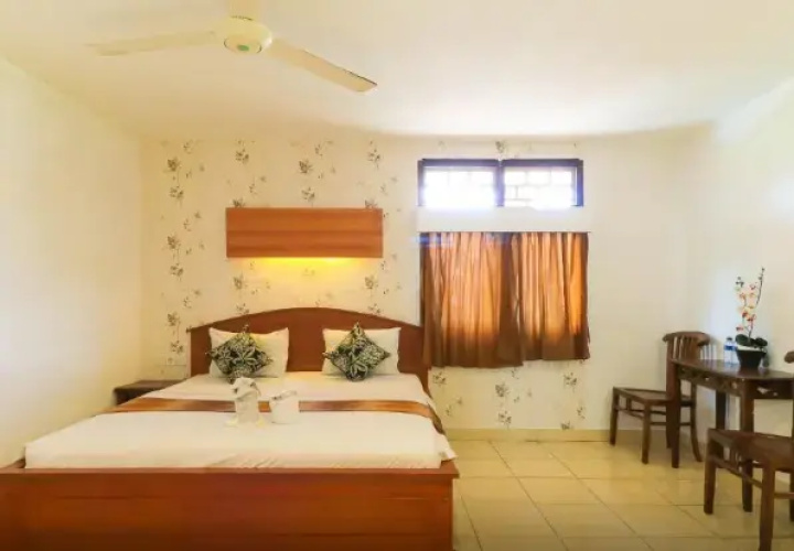 With Fan Cottage