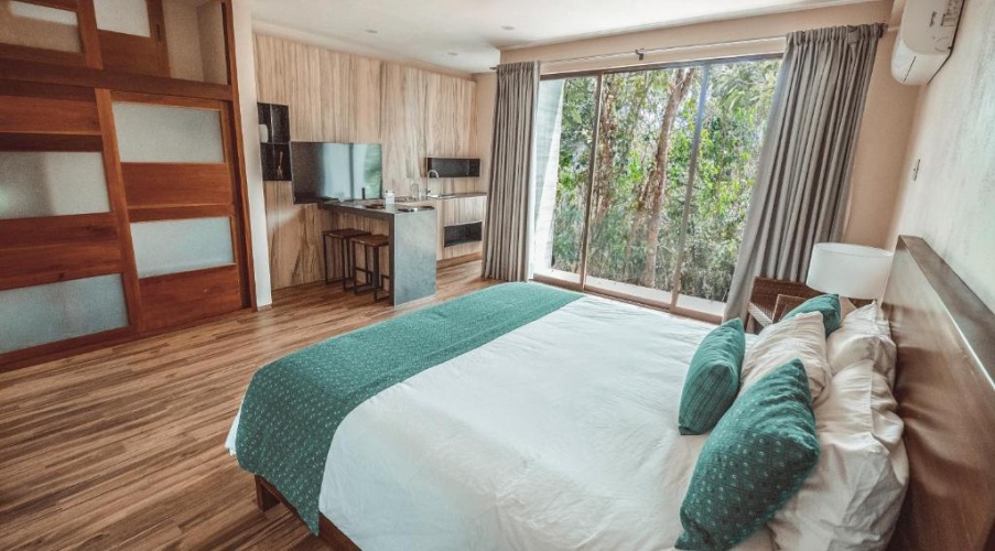 Standard Quadruple room with view