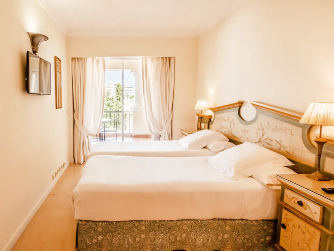 2 Bedrooms Quadruple Suite