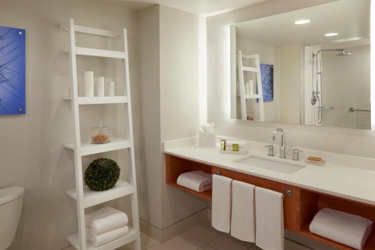 Hilton Toronto Airport Hotel & Suites photo 20